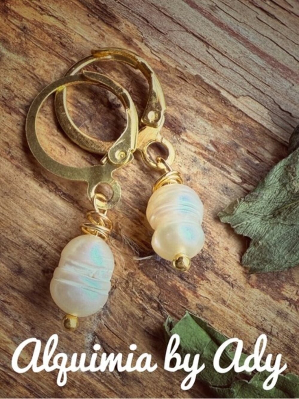 Alquimia Gold Pearlescent Drop Earrings
